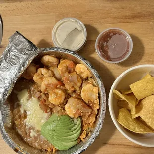 Camarones Al Mojo De Ajo, Chips with Salsa and White Sauce