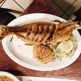 grilled fish, grilled seafood, food, seafood, fish