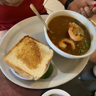Caldo mixto. Seafood