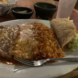 Crispy chicken taco, cheese enchilada, rice, beans