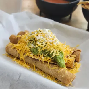 3 beef rolled tacos - it tasted stale