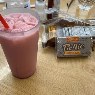 Cebada and snacks from El Salvador that restaurant sells