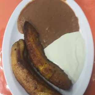 Queso Con Frijoles