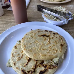 Pupusas de Queso y Loroco