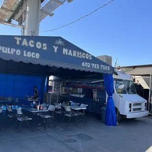 the outside of a taco truck