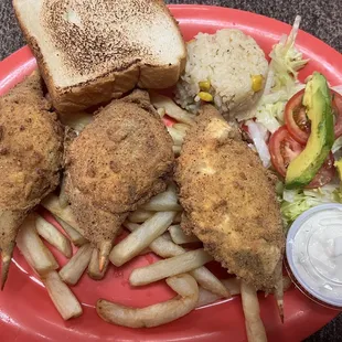 Jaiba rellena-3 pcs fries, rice, side salad