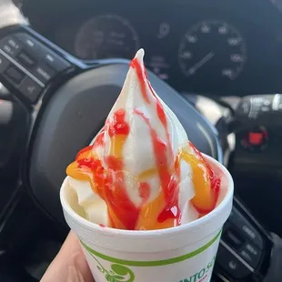 Frozen yogurt with strawberry and mango jelly
