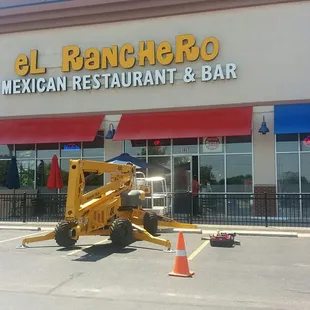 the front of a mexican restaurant