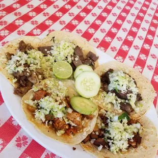 Clockwise from left: tripas, lengua, cabeza, pastor, chicharron