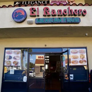 the entrance to a mexican food restaurant