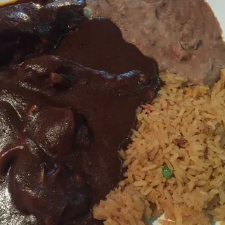 Pollo En Mole