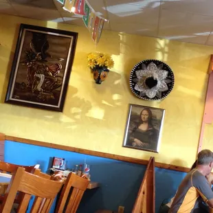 I have no idea what the Mona Lisa is eating, but I'll have what she is having ...