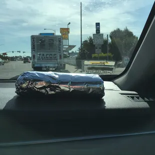Regular carnita burrito