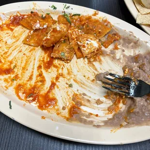 THE CHILAQUILES ARE SO BUSSIN I RECOMMEND!!!!!!