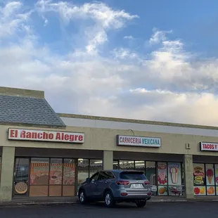 the outside of a restaurant