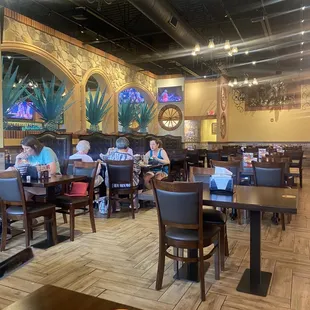 sushi and sashimi, interior