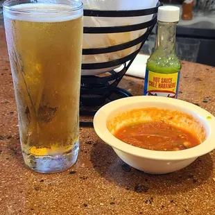 Recommend putting somw green hot sause on you meal if you enjoy spicy