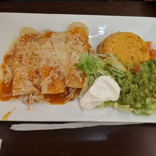 a plate of mexican food