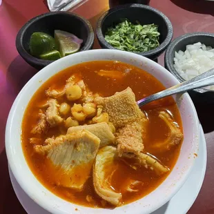 Menudo con maíz. (You have to ask the maíz)