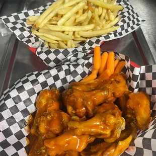 chicken wings, bbq wings, fried chicken, bbq chicken, poultry, chicken wings and fried chicken, fried chicken wings, chicken, food