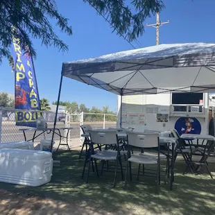 an outdoor dining area