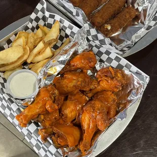 chicken wings, bbq wings, poultry, chicken, bbq chicken, food, fried chicken wings, chicken wings and fried chicken, fried chicken