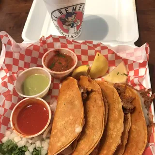 Birria en Consome Taco