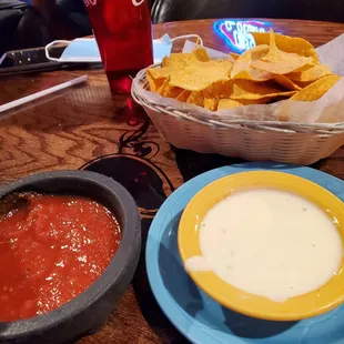 Chips, salsa, queso blanco
