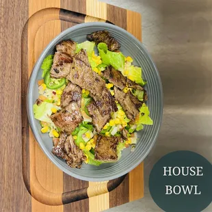 House bowl /Grilled chicken or steak,white rice,pico de gallo, avocado, grilled corn,shaved jalapeño served with ranch