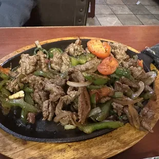 Steak fajitas with added jalapeños! Muy delicioso!