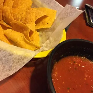 Chips n salsa.. Full of flavor salsa and hot n crispy chips!