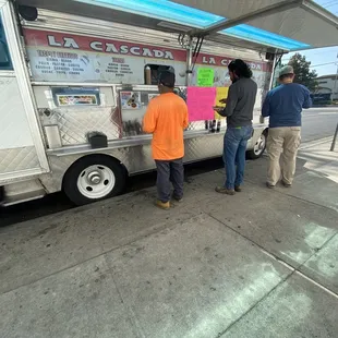 If the hard meters come here it's because the price fir the food and the quality is good.