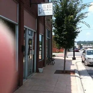 the entrance to el rey mexican restaurant