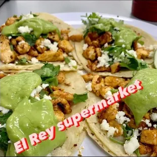 chicken tacos / tacos de pollo