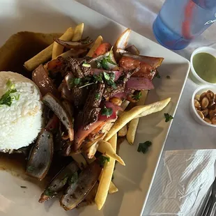 Lomo saltado