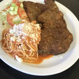 Milanesa de res con espagueti
