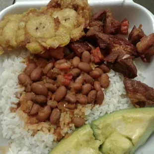 Rincón criollo donde mejor se come Arroz blanco hab y carne frita