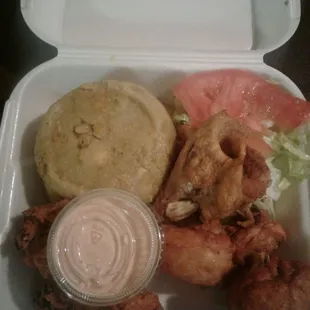Rincón criollo donde mejor se come Mofongo con chicharrones de pollo