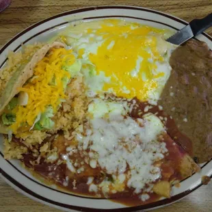 3 choice Mexican plate. Taco, enchilada and chile relleno