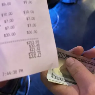 This made me mad--- I gave cash, and they forgot to subtract from the bill after I left :/