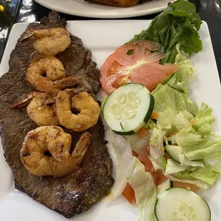 Bistec and grilled Shrimp