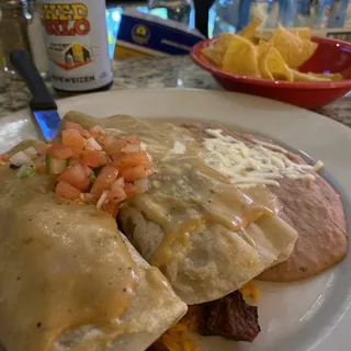 Dos Burritos De Carne