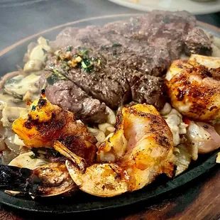 Filet fajitas with shrimp brochettes added on