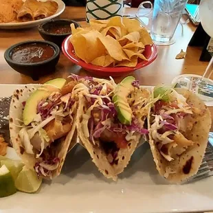 Baja shrimp tacos