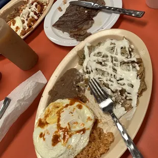 Chilaquiles verdes con cecina