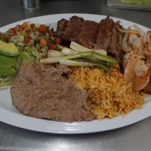 Carne asada y camarones