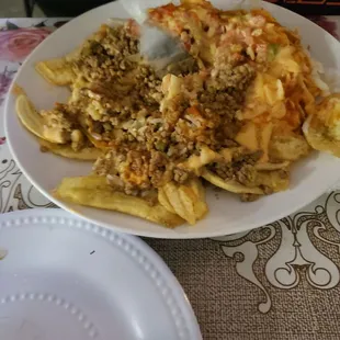 Carne molida con tajadas