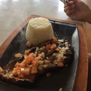 Filete a La Plancha Con Camarones