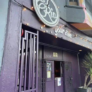 the entrance to el rio restaurant