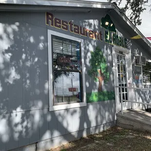 the exterior of a restaurant